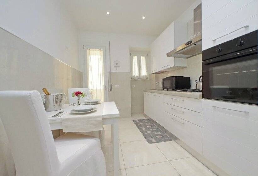 פנסיון Roman Holiday Charming