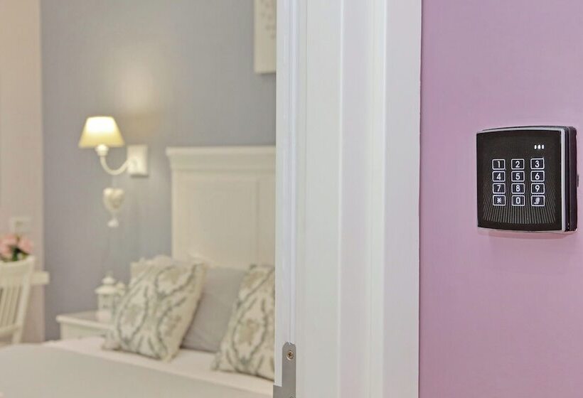 פנסיון Roman Holiday Charming