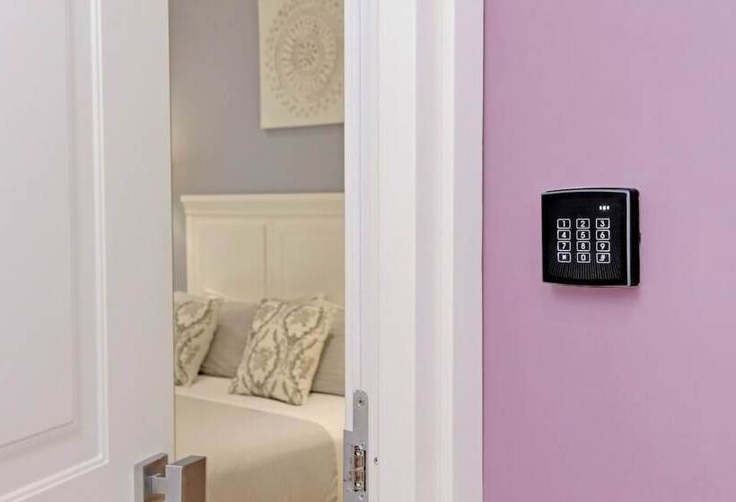 פנסיון Roman Holiday Charming