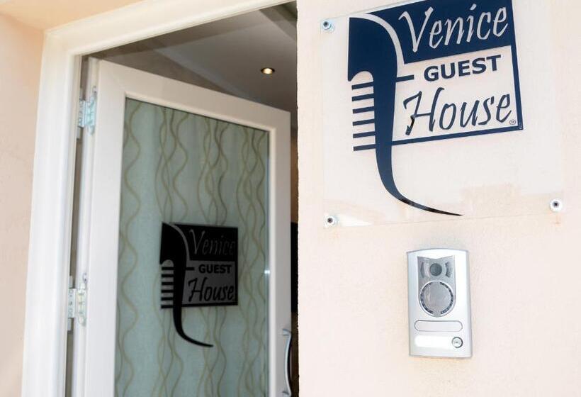 הוסטל Venice Guest House B&b