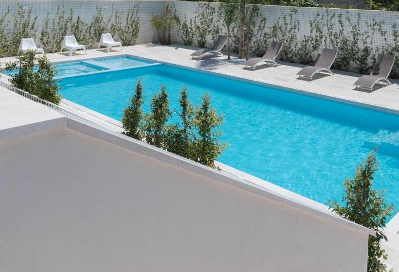 Calura Residence