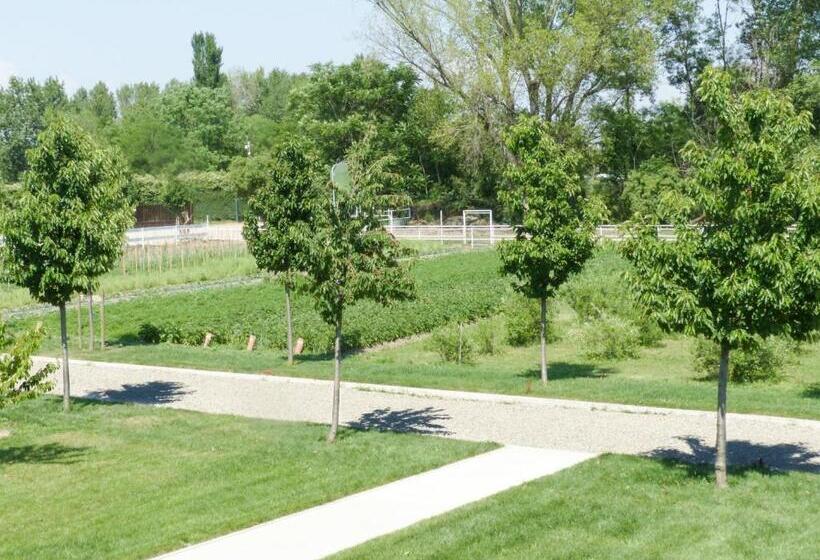 هتل Agriturismo Dolce Luna