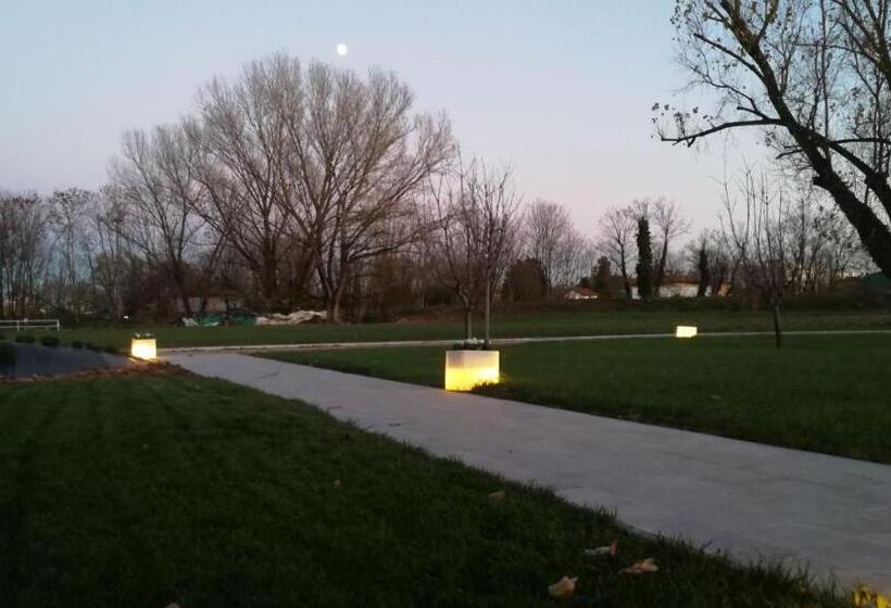 هتل Agriturismo Dolce Luna