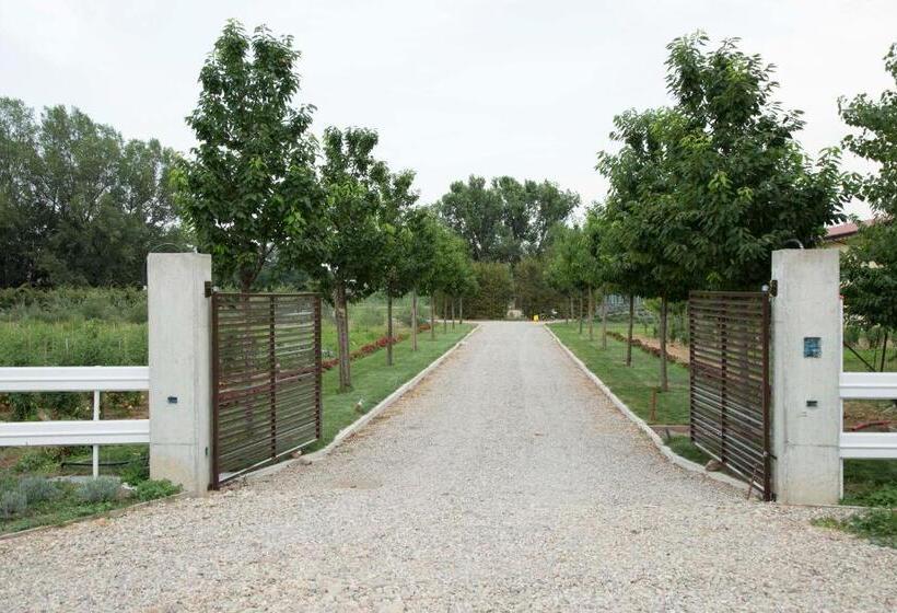 هتل Agriturismo Dolce Luna