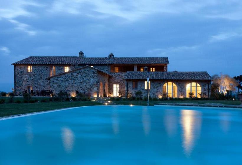 ホテル Casanova Di Neri Relais