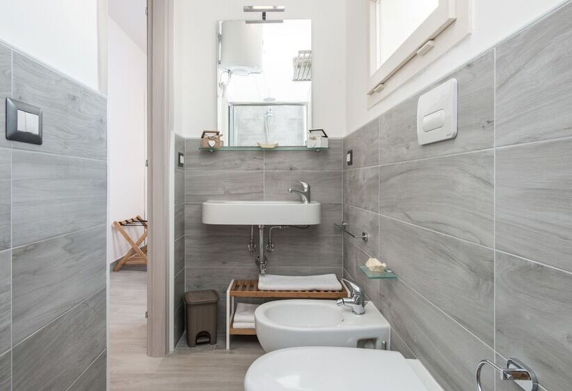 بنسيون Via Gallipoli 26 Liferooms