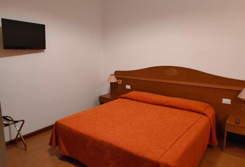 فندق صغير Alloggio Al Ponte