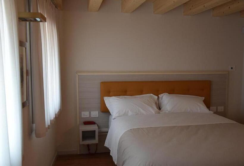 فندق صغير Residenza Ai Capitelli