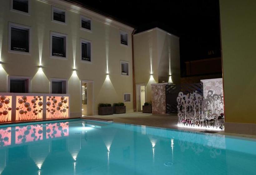 فندق صغير Residenza Ai Capitelli