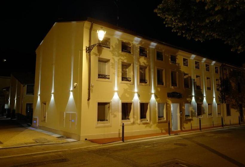 فندق صغير Residenza Ai Capitelli