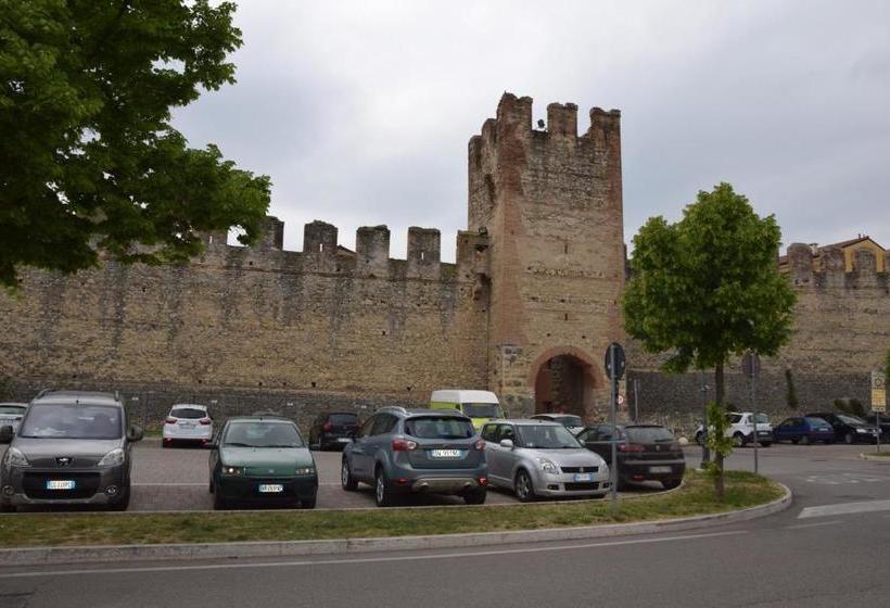 فندق صغير Residenza Ai Capitelli