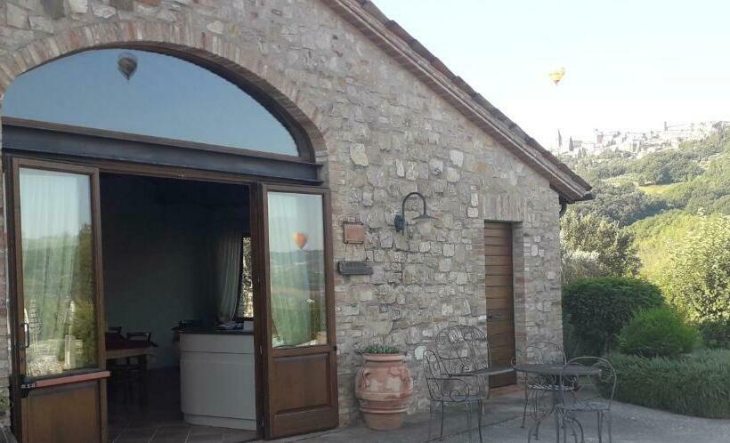 هتل Agriturismo Borgo Montecucco