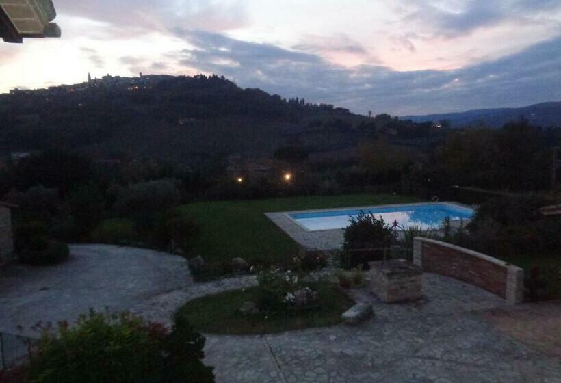 هتل Agriturismo Borgo Montecucco