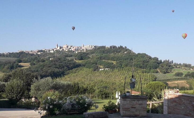 هتل Agriturismo Borgo Montecucco