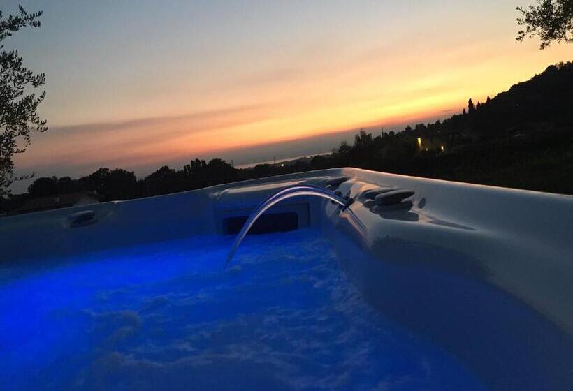 ホテル Agriturismo Casa Aurora