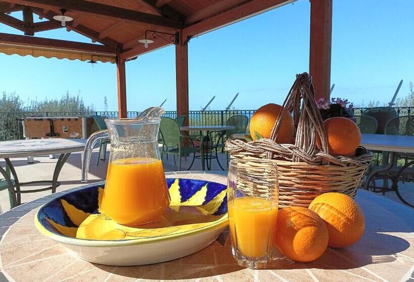 ホテル Agriturismo Le Campanelle   Sicilia   Cefalù