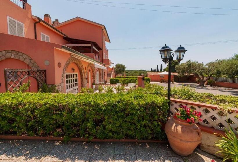 هتل Casale Gli Ulivi