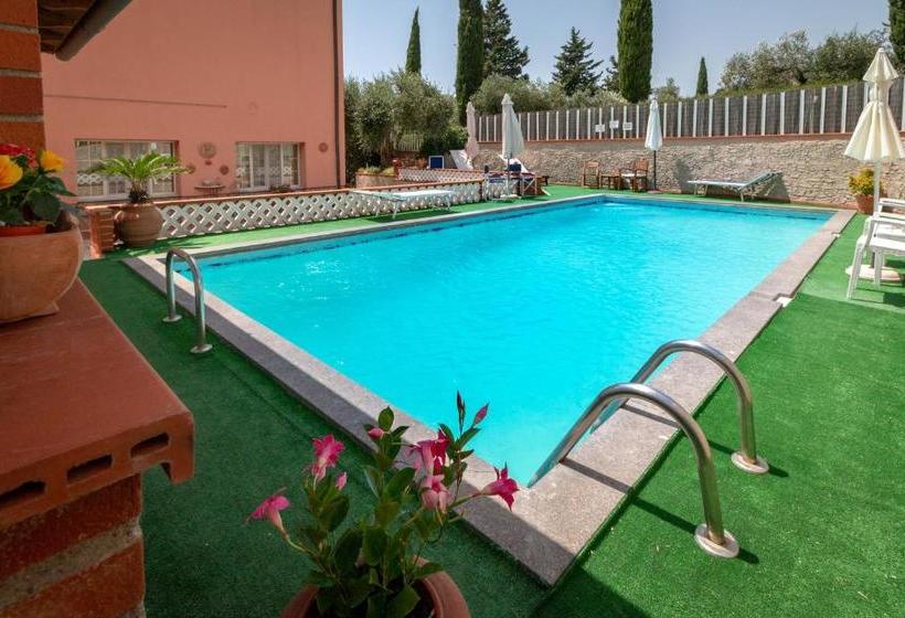 هتل Casale Gli Ulivi