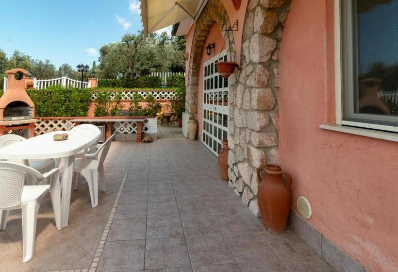 هتل Casale Gli Ulivi