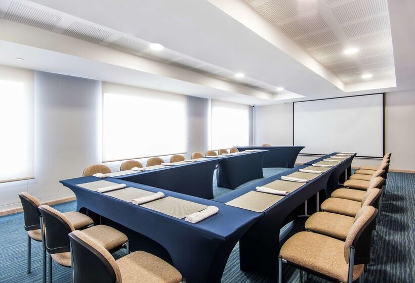 Отель Hampton Inn By Hilton Cucuta