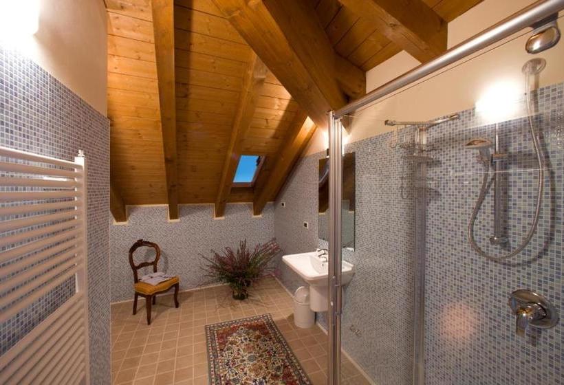 בית מלון כפרי Le Canossiane