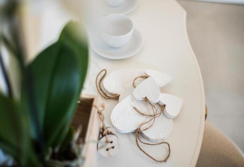 膳宿费 Riviera Carducci Rooms