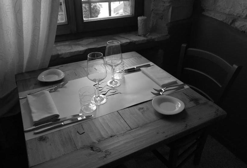 ユースホステル 1883 Restaurant & Rooms