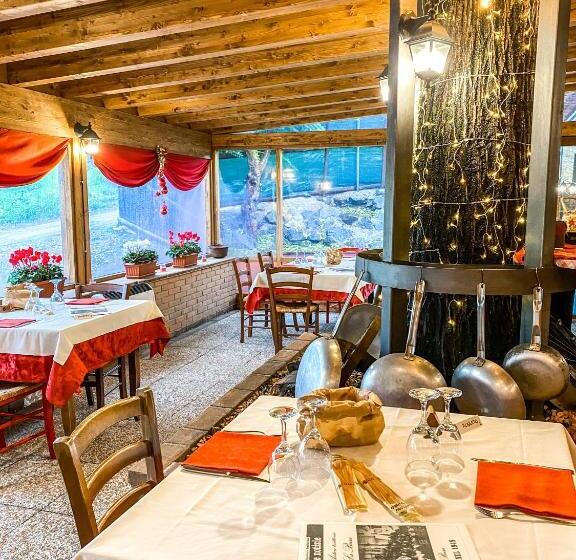 ユースホステル La Busa Camere E Trattoria