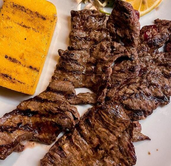 ユースホステル La Busa Camere E Trattoria