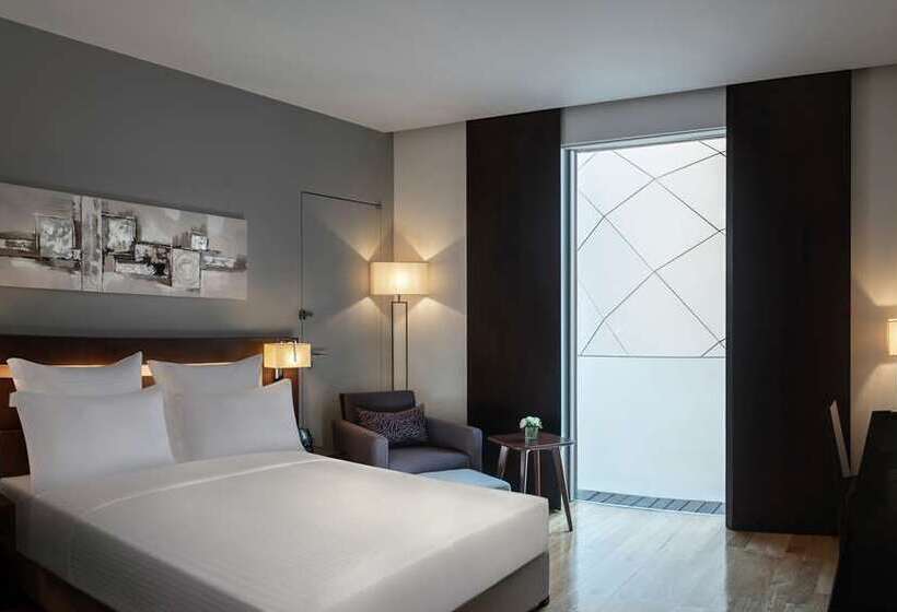 هتل Hilton Beirut Downtown