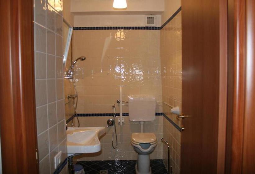 بنسيون Locanda Della Corte