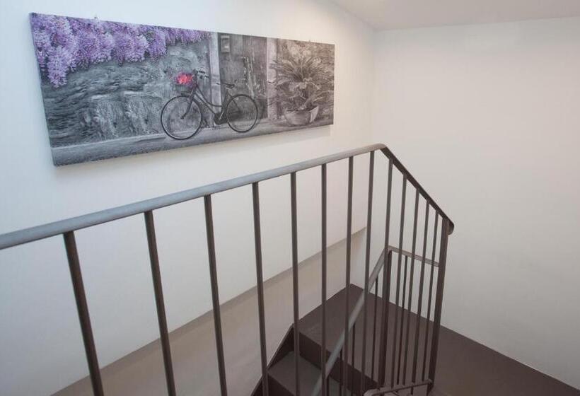 ペンション Magnifica Luxury Suites