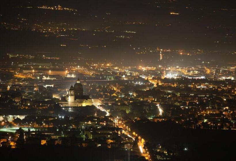 ペンション Magnifica Luxury Suites