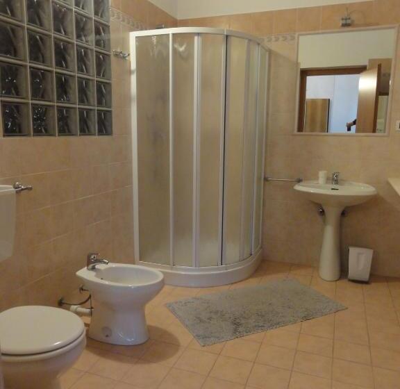 بنسيون Ristorante Buasca