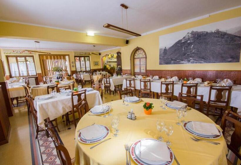 بنسيون Ristorante Buasca