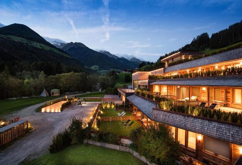 Aurina Lodges