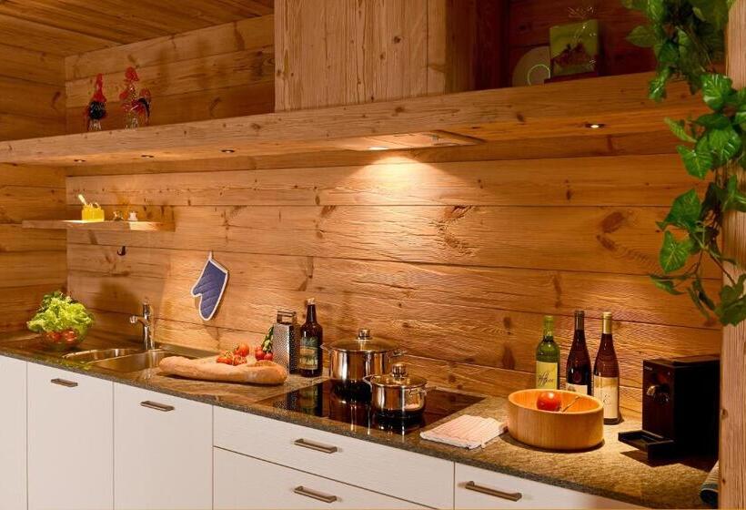 Aurina Lodges