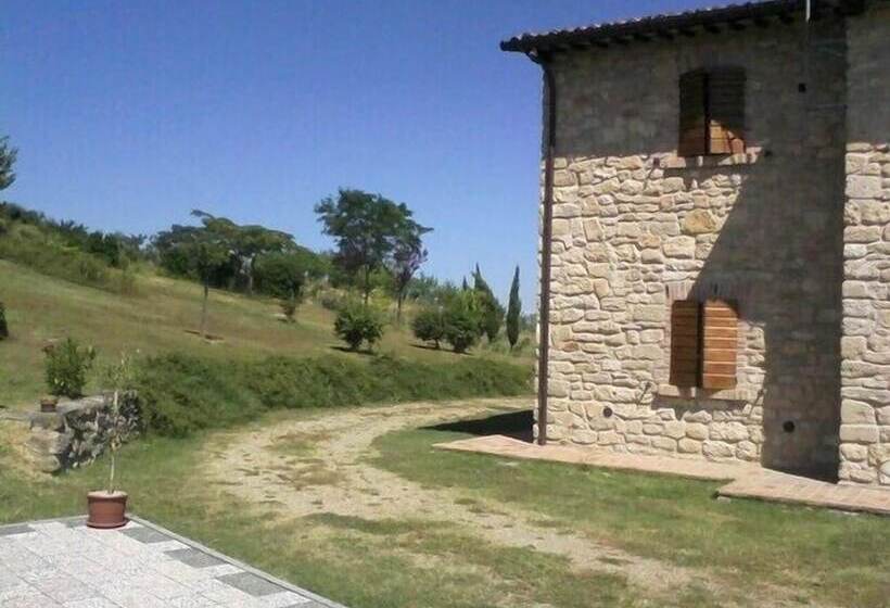 ホテル Agriturismo Monte Valbelle