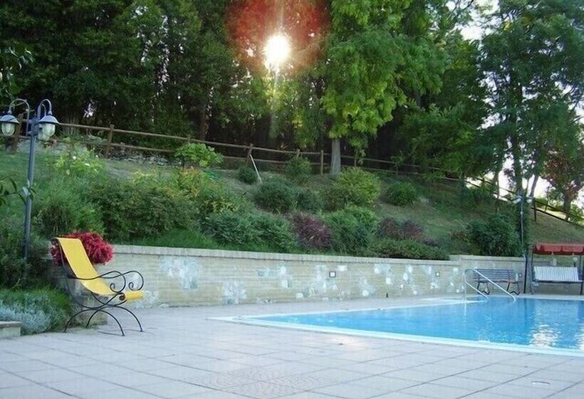 ホテル Agriturismo Monte Valbelle