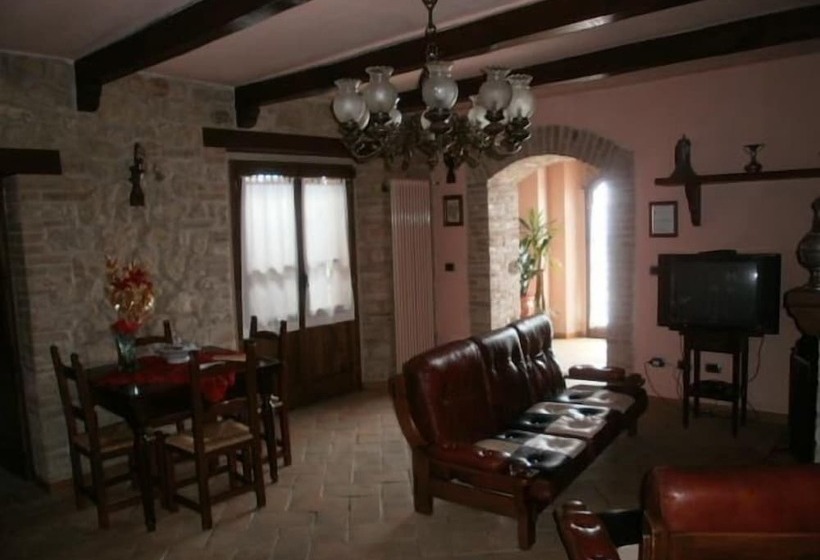 ホテル Agriturismo Monte Valbelle