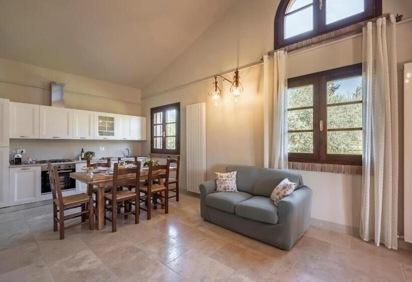 Отель Agriturismo Tra Gli Ulivi, Chiappini