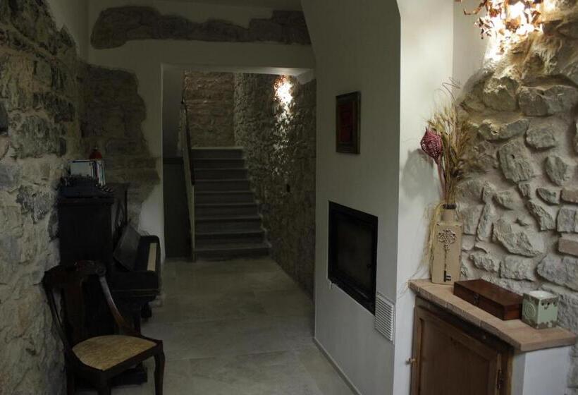 בית מלון כפרי Casina Di Pietra