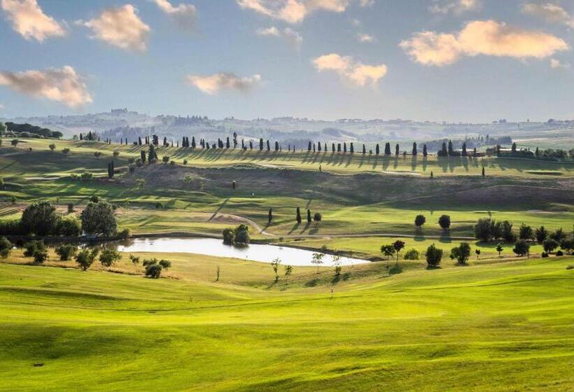 בית מלון כפרי Golf Club Bellosguardo Resort