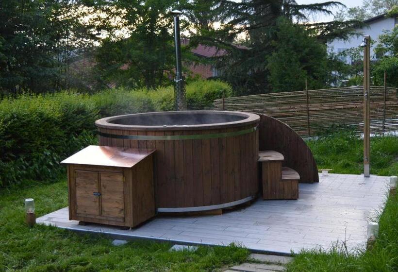 Отель La Volpe E L'uva