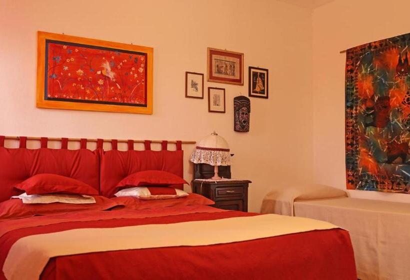 Отель La Volpe E L'uva