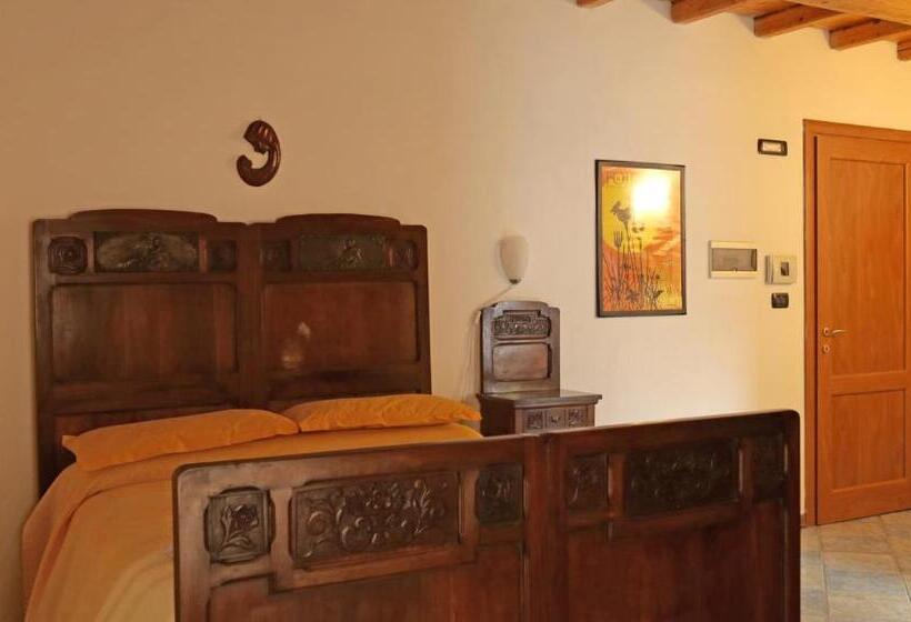 Отель La Volpe E L'uva