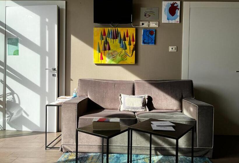 בית מלון כפרי Reva Resort