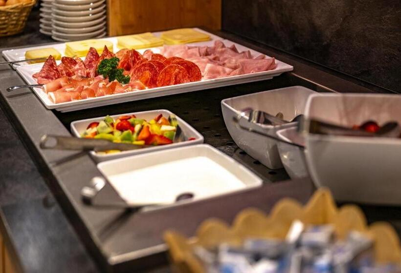 בית מלון כפרי Schmiedhof