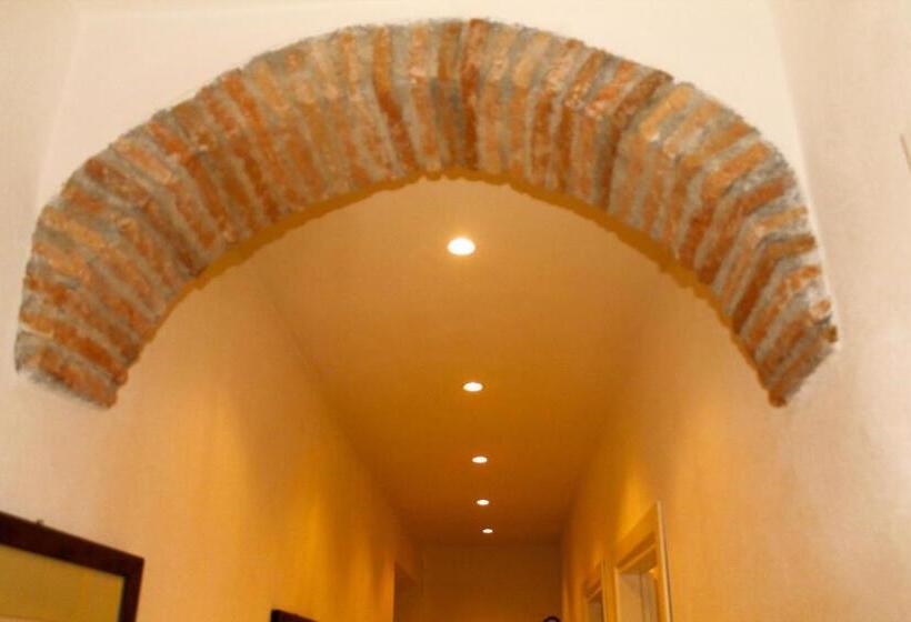 膳宿费 A Ca  De Lisetta