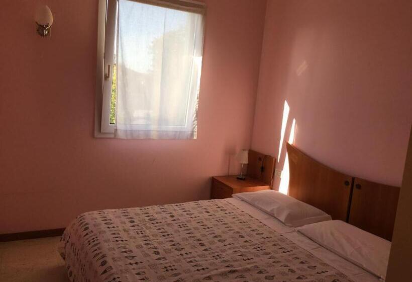 بنسيون Aparthotel Manfrè